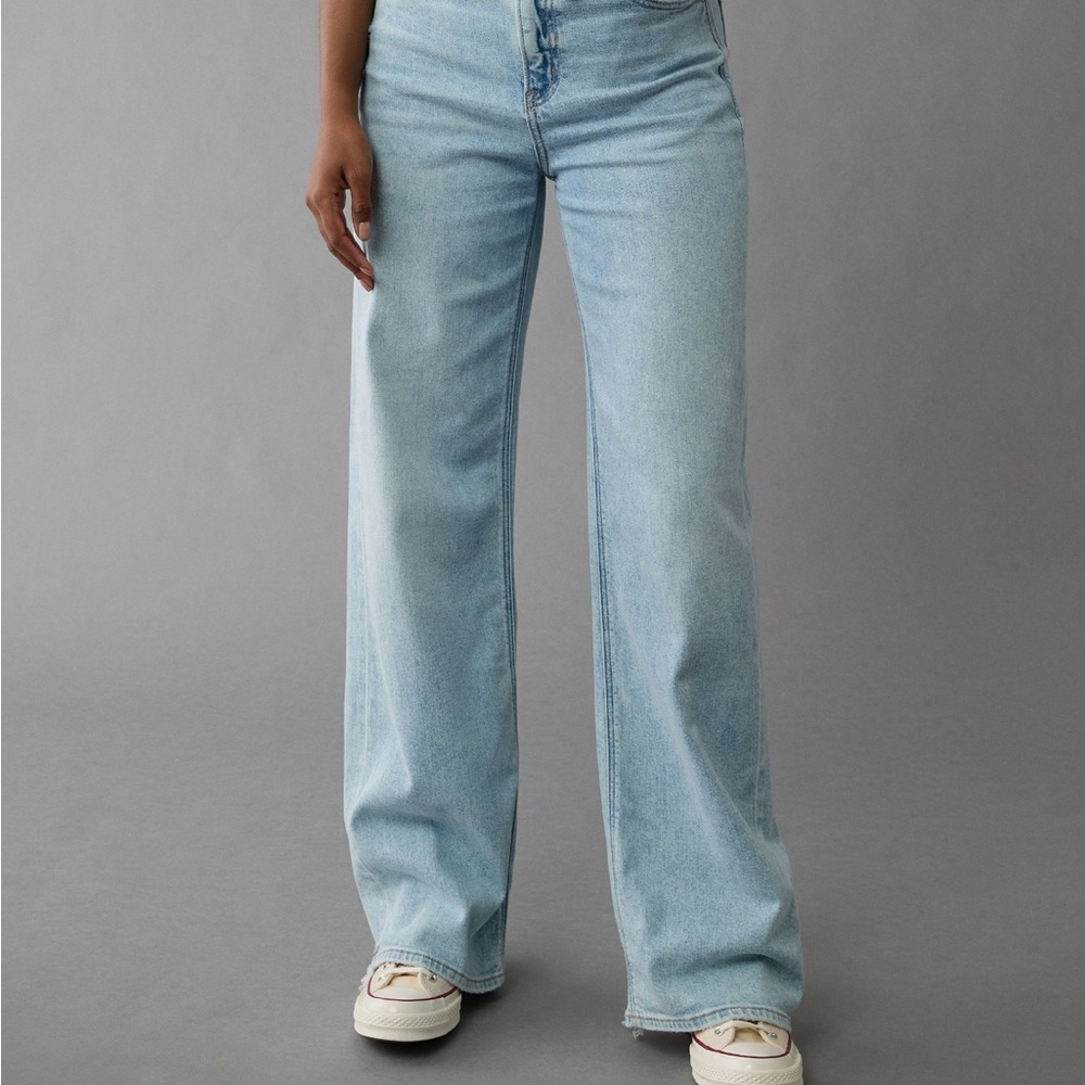 American Eagle Dreamy
Drape Stretch Super High Waisted
Baggy Wide Leg Jean